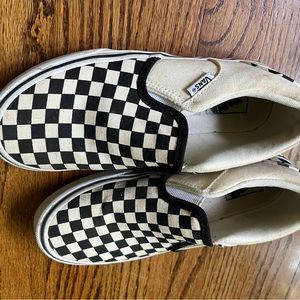 EUC Kids/ Youth Checkered Vans Slip On Sneakers size 4 (big boys size- 8-years)